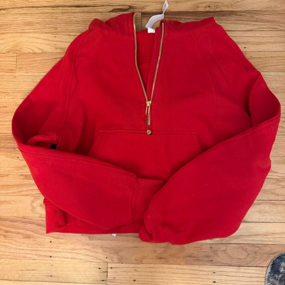 Lululemon Oxford red quarter zip scuba with gold zipper